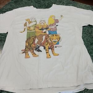 Tiger King Joe Exotic Carole Baskin Unisex Size Large Graphic Print T Shirt